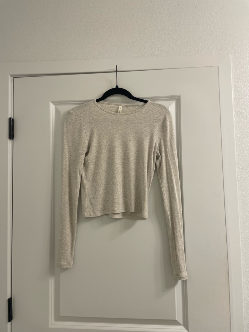 Aritzia Light Gray Long-Sleeve Lounge Top